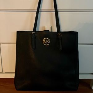 Black Michael Kors tote